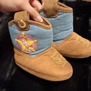 Toy story woody booties for toddlers size 7/8.